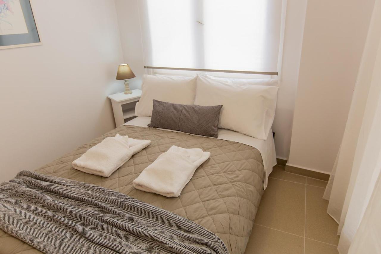 Costos Condos New 10B 2 Bedrooms Condo นาฟปาคตอส ภายนอก รูปภาพ
